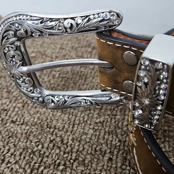 Nocona Belt Co Brown Floral Rhinestones Silver Buckle Sz Med Womens - Picture 2 of 8